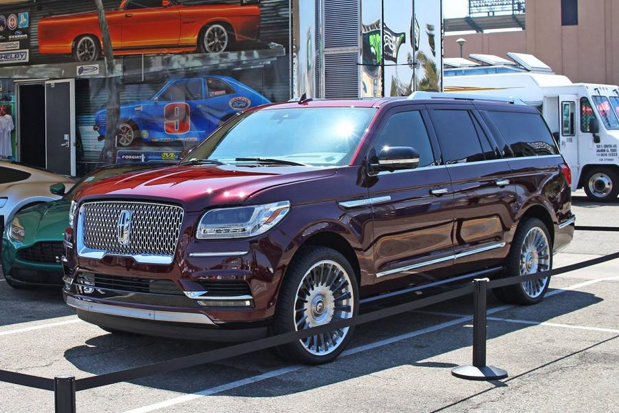 Lincoln Navigator on Forgiato Wheels (Calibro) '2017
